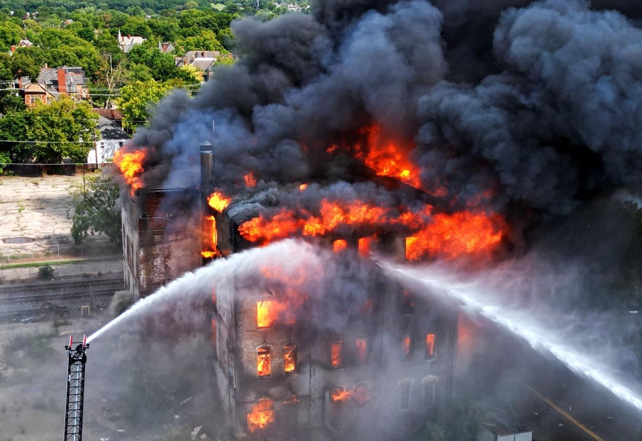 Fullerton Fire Today-Fire Department Responds to Reported Structure Blaze at Industrial Complex
